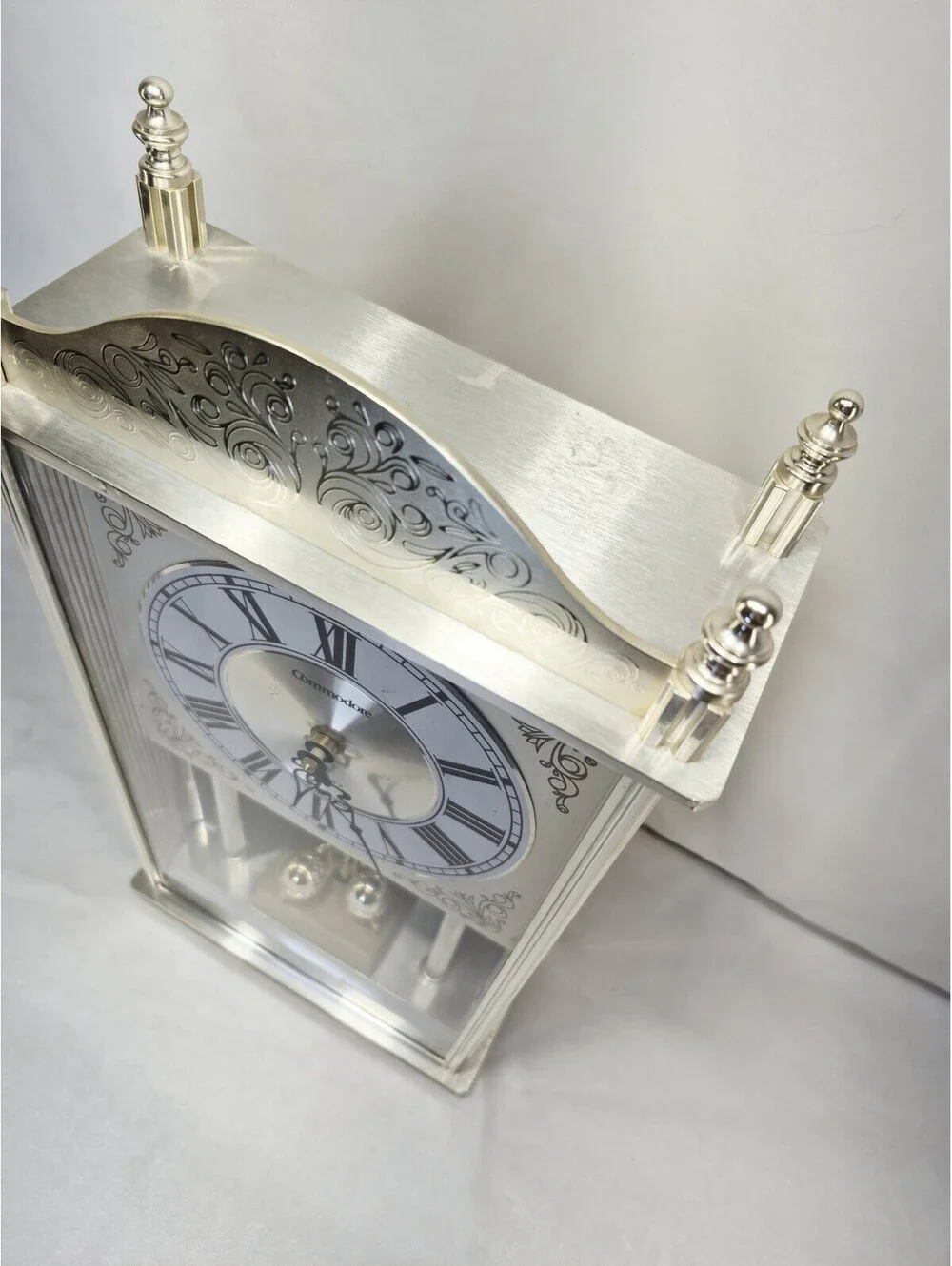 VINTAGE RARE ANTIQUE COMMODORE QUARYZ CLOCK MADE IN KOREA #632